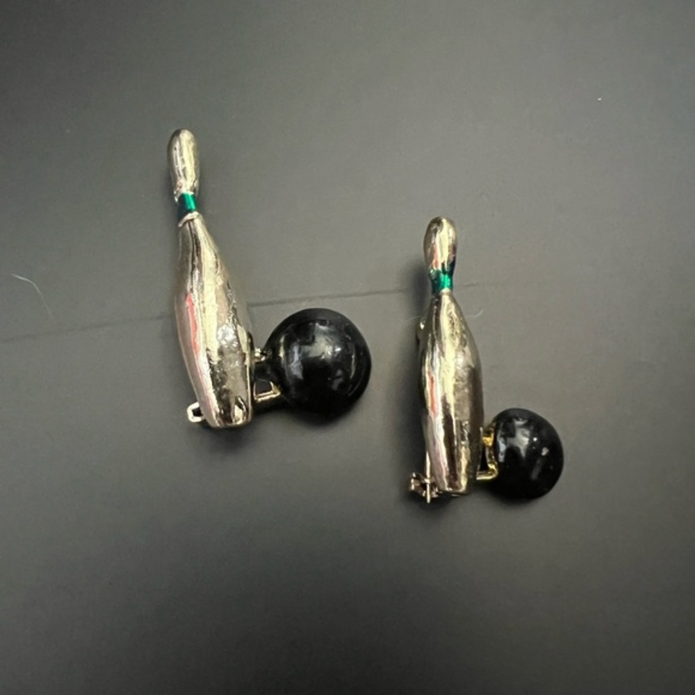 Vintage Gerry’s brooches, bowling. Set of 2.